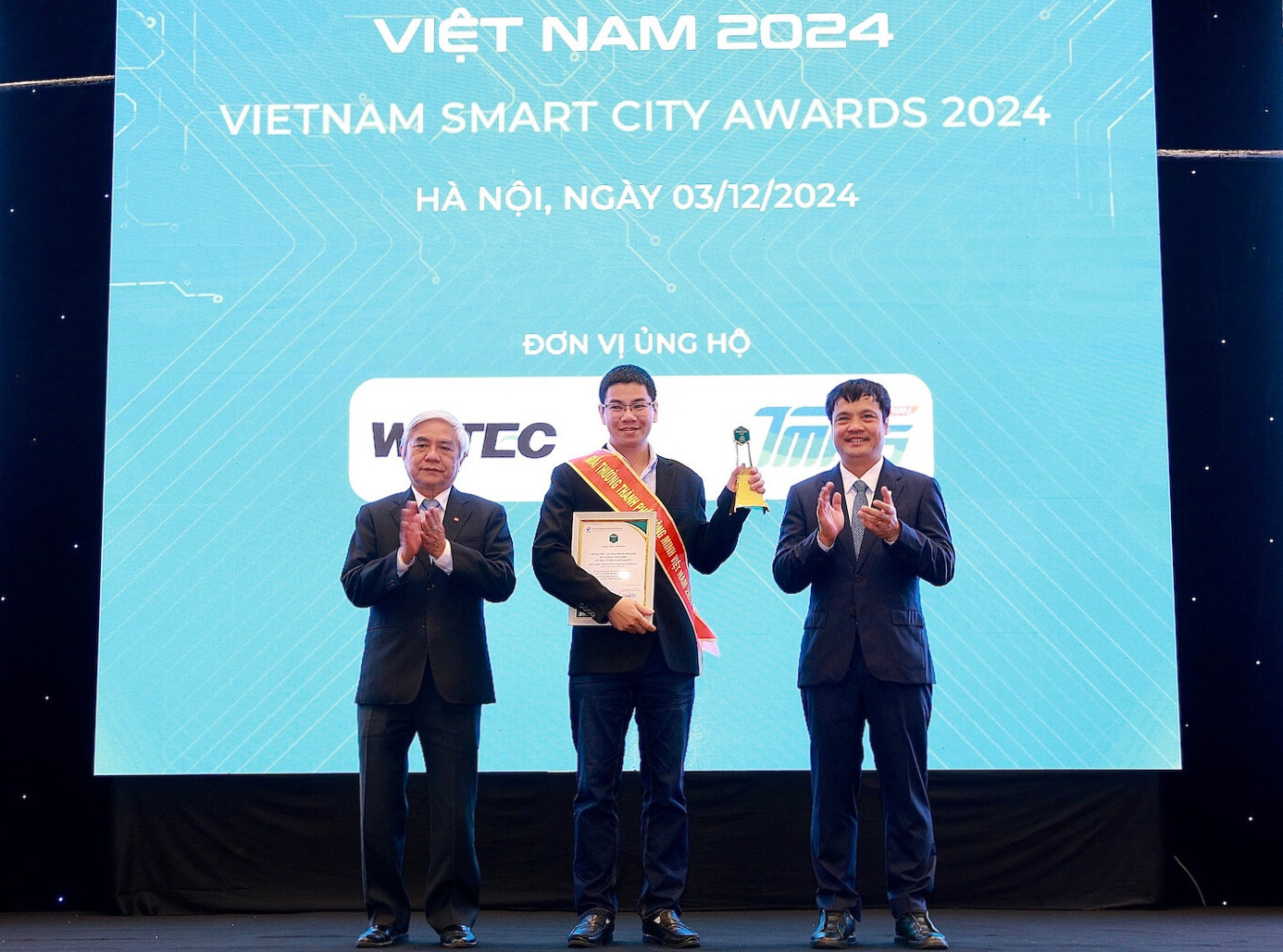 Giải pháp tường lửa thông minh SafeGate Office đạt giải thưởng Thành phố thông minh Việt Nam 2024